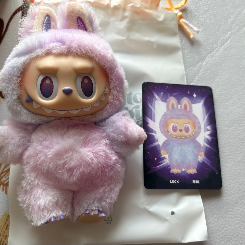 THE MONSTERS Big into Energy Series-Vinyl Plush—Lucky Labuby